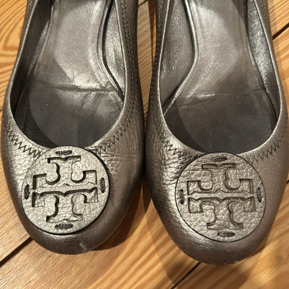 Tory Burch 38 metallic ballerina flat - Picture 8 of 9